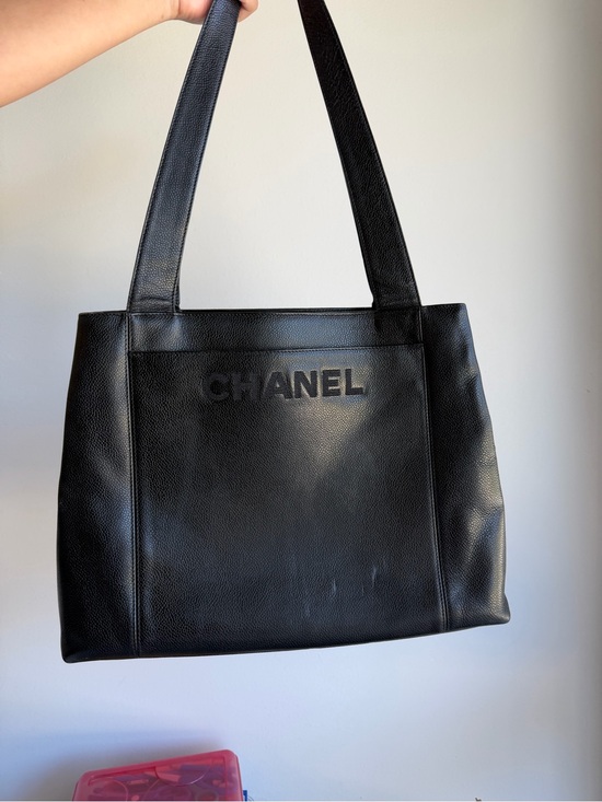 CHANEL Handbags - Chanel caviar vintage tote